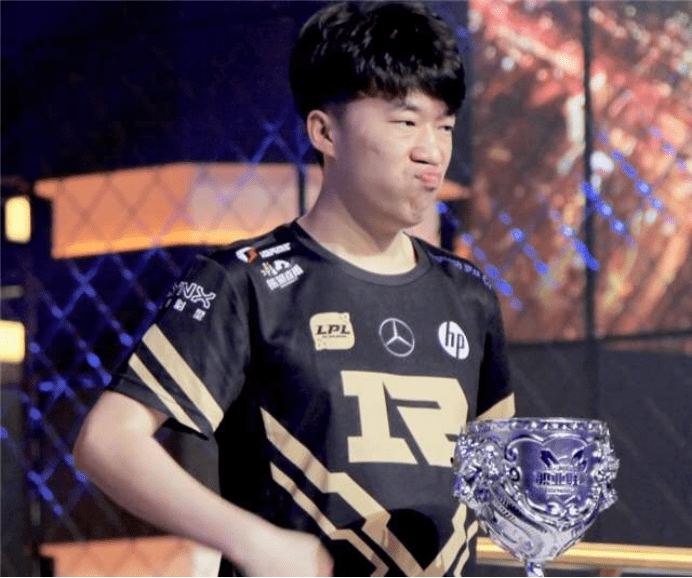 两段截然不